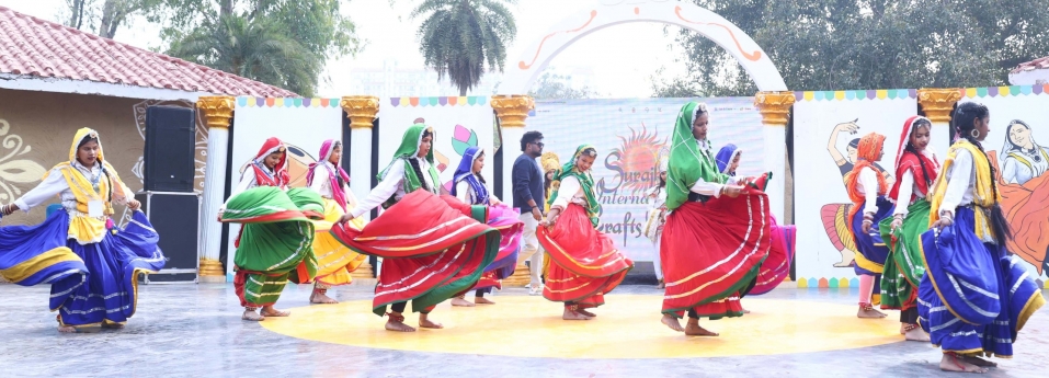 भारतीय सांस्कृतिक विरासत को जीवंत कर रहा सूरजकुंड मेला 